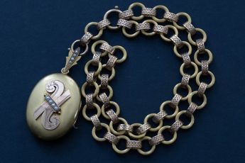 Zweiteilige Garnitur: Halskette und Armband