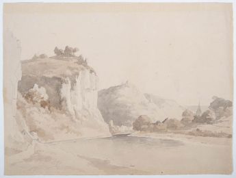 Felsen und Dorf an einem breiten Fluss