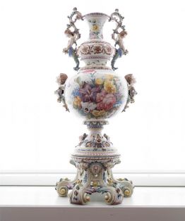 Prunkvase, zwei Teile: Fuß und Vase